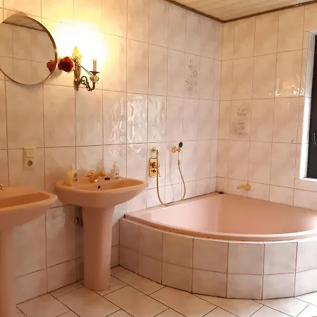 Holiday home Monteurzimmer Ausma Boen 1 - Vakantiewoning De Gouden Droom