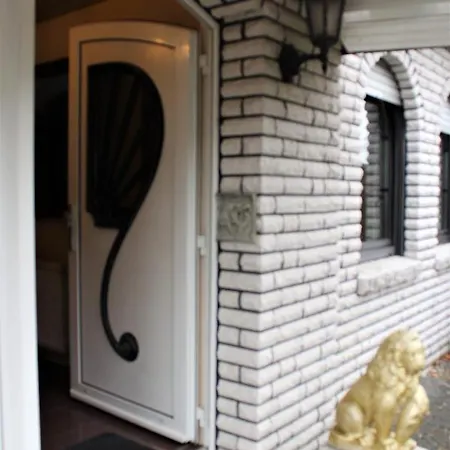 Holiday home Monteurzimmer Ausma Boen 1 - Vakantiewoning De Gouden Droom *